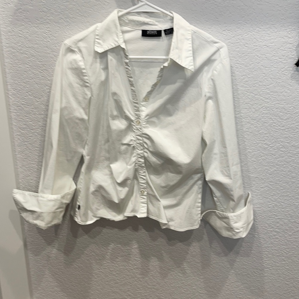 Allison Morgan Button up white shirt